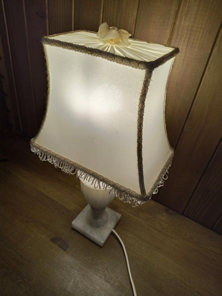 Lampka nocna abażurowa, kremowa, stylowa, kamienna lampa