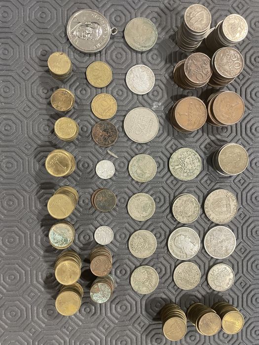 Lote de moedas antigas á melhor oferta
