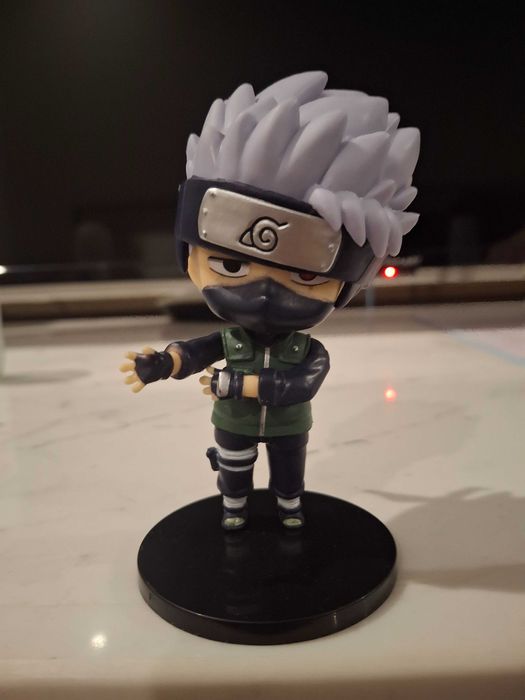 Фігурка із Наруто. Какаші.