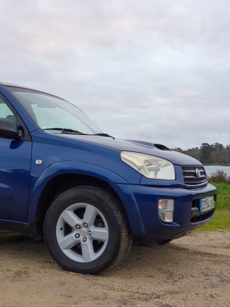 Toyota RAV4 2.0 D4D 4X4 - Excelente estado