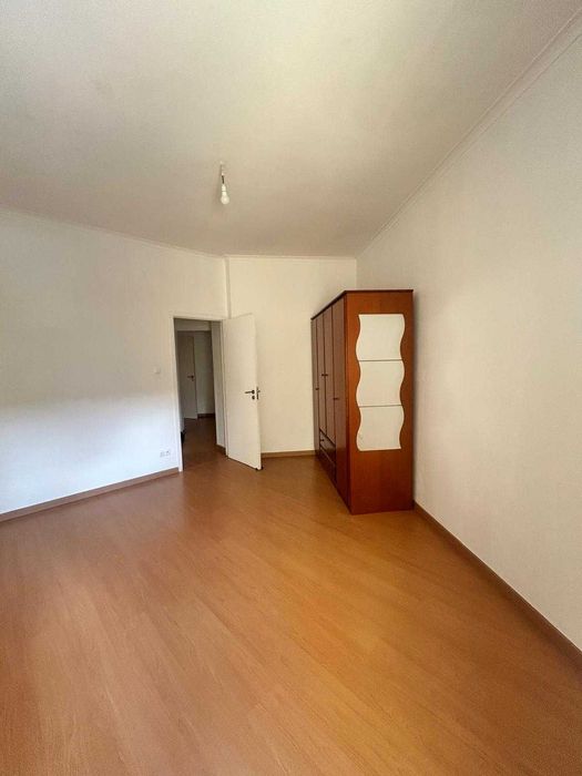 Apartamento T1 em Linda-a-Velha