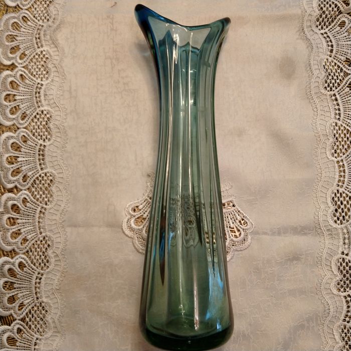 Wazon ręcznie formowany szklany