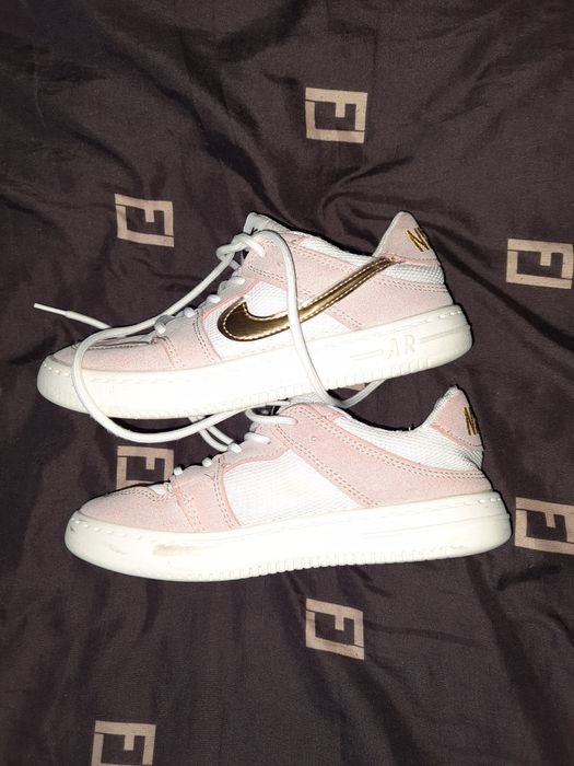 Кросівки для дівчинки