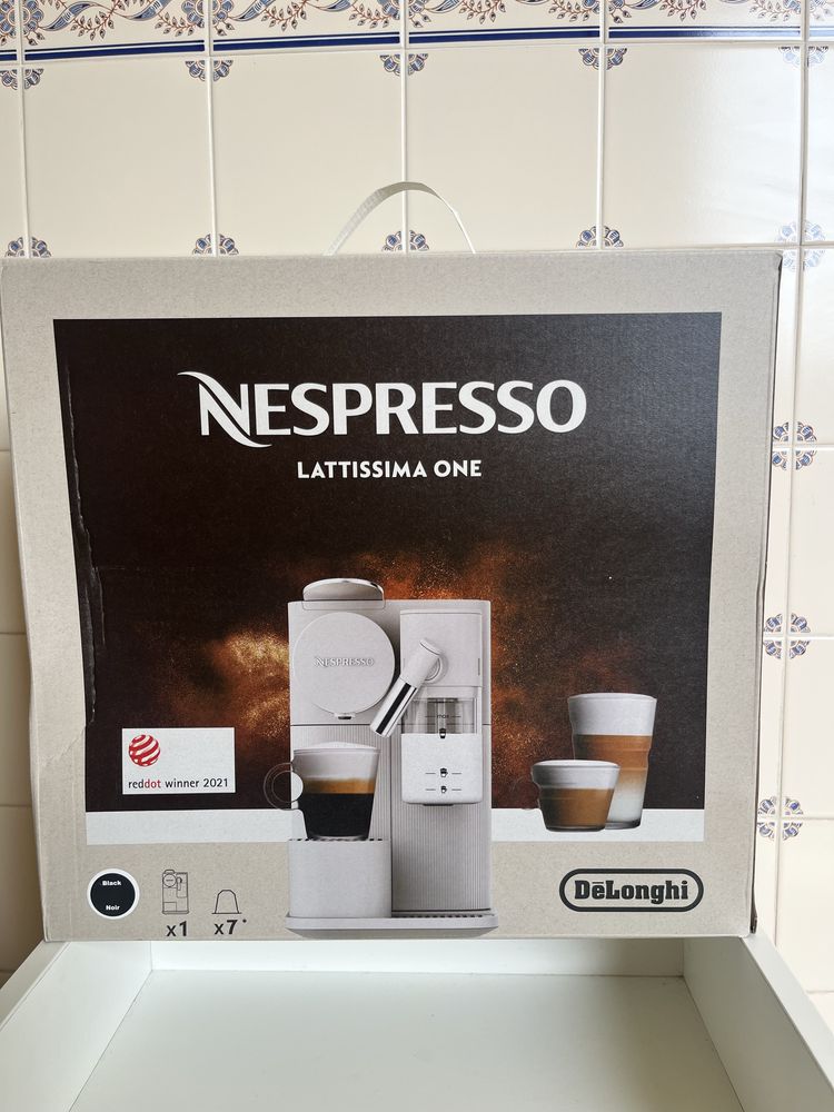 NOVA Máquina de Café De'Longhi Nespresso Lattissima One