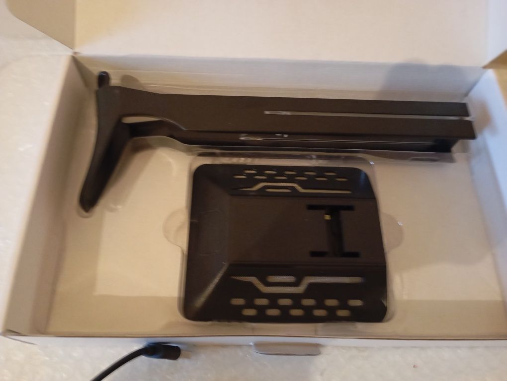 Stojak na słuchawki RGB BUILT in 2 USB Ports