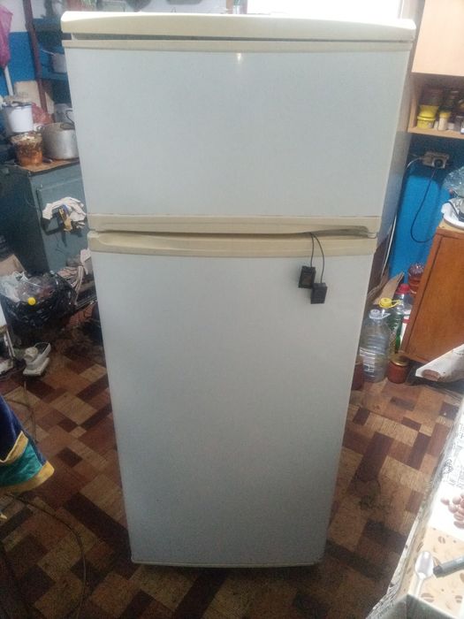 Продам холодильник
