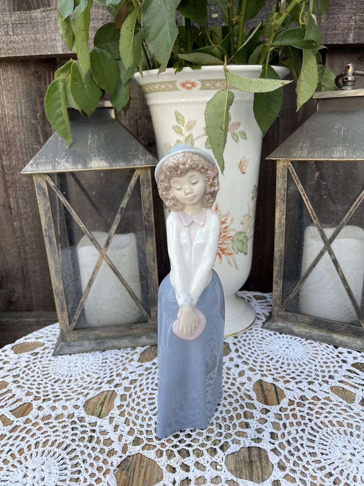Фигурка статуэтка фарфоровая NAO by Lladro