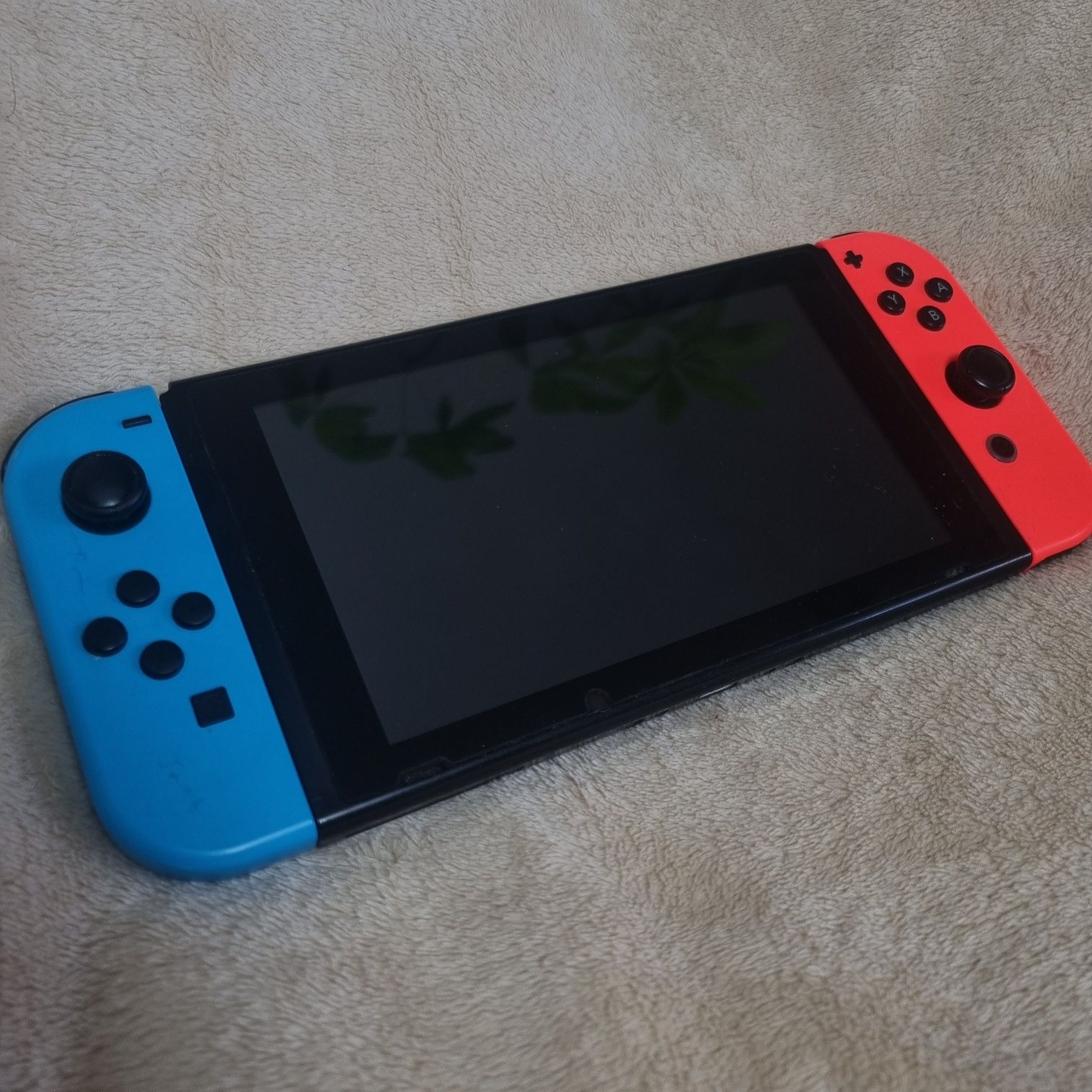 Nintendo Switch HAC-001 – konsola w bardzo dobrym stanie