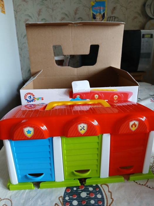Гараж з воротами, паркінг 3 машинки  technok toys