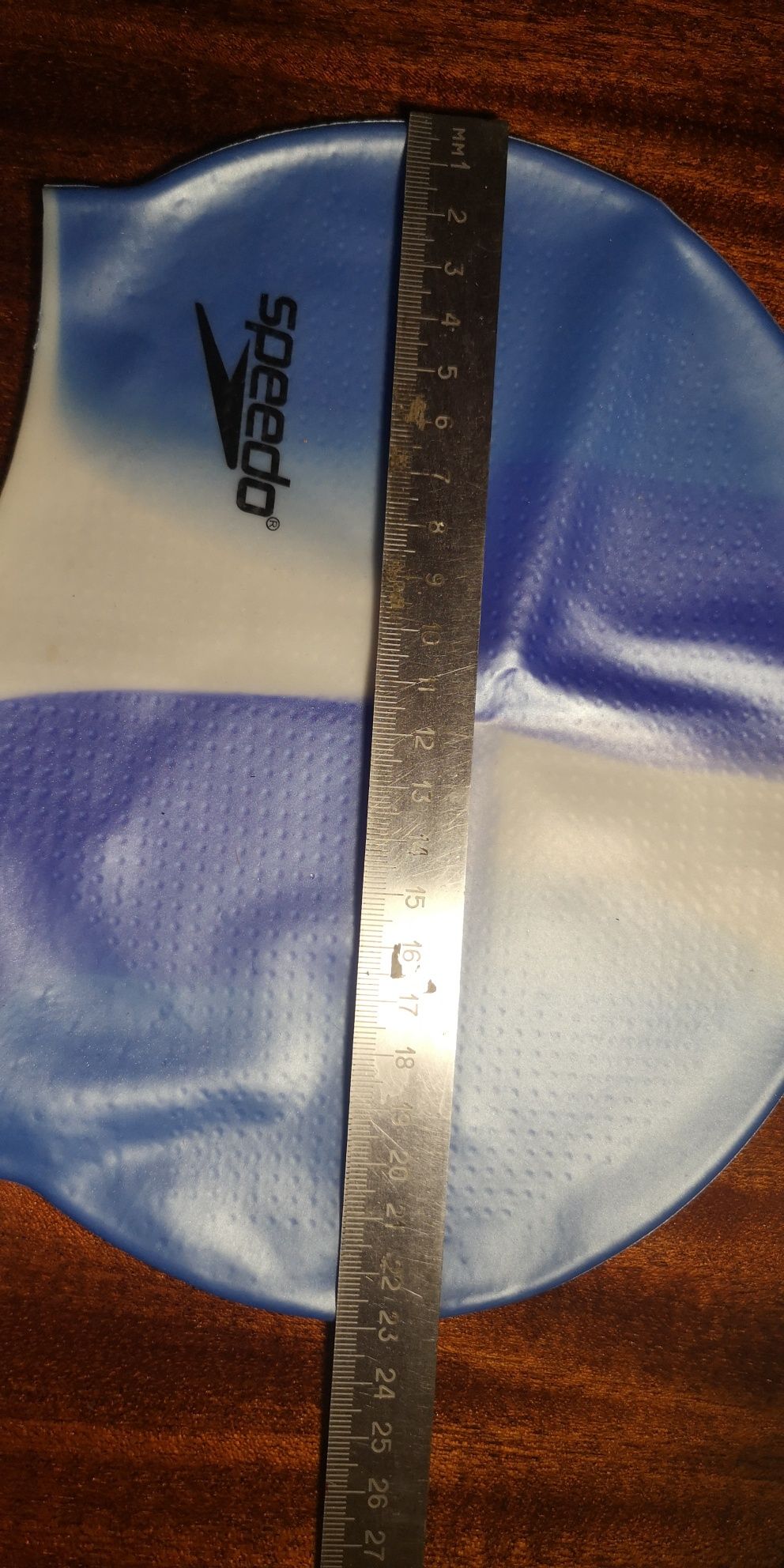 Продам шапочку и очки для плавания SPEEDO.