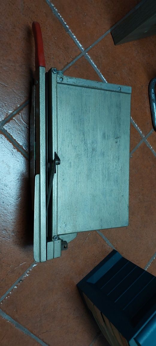 Guilhotina manual