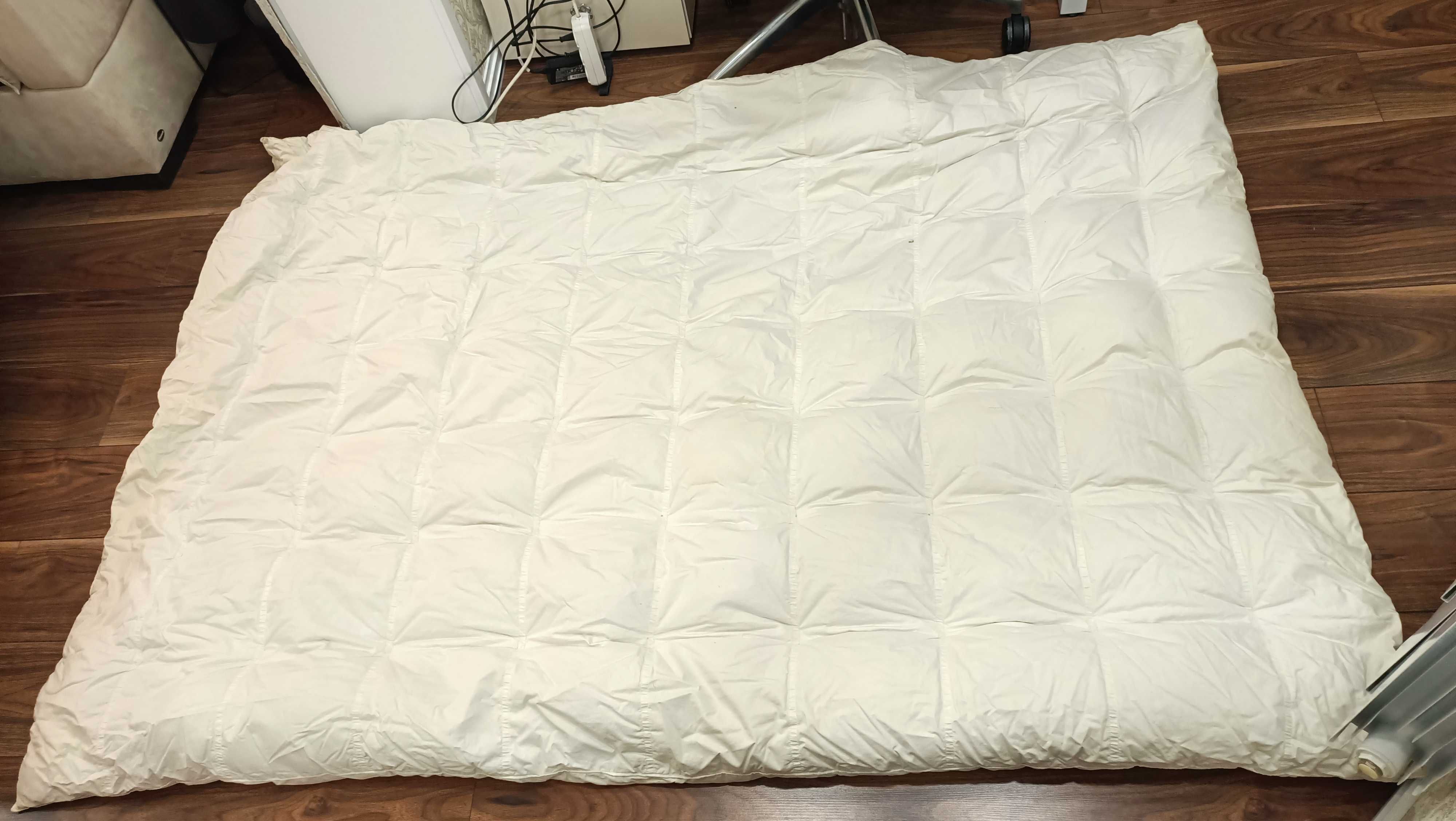Пуховое одеяло размер 150 Х 200 см. Производитель IKEA.