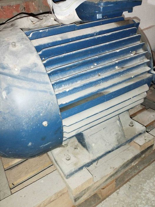 Електродвигун 37кВт 740об/хв 4АМУ250S8 (АИР250S8)