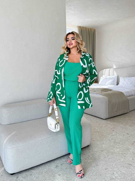 продам брючный костюм