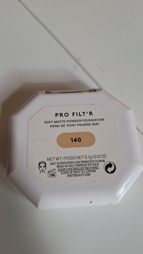 Huda Beauty pro filt'r soft matte powder foundation 140