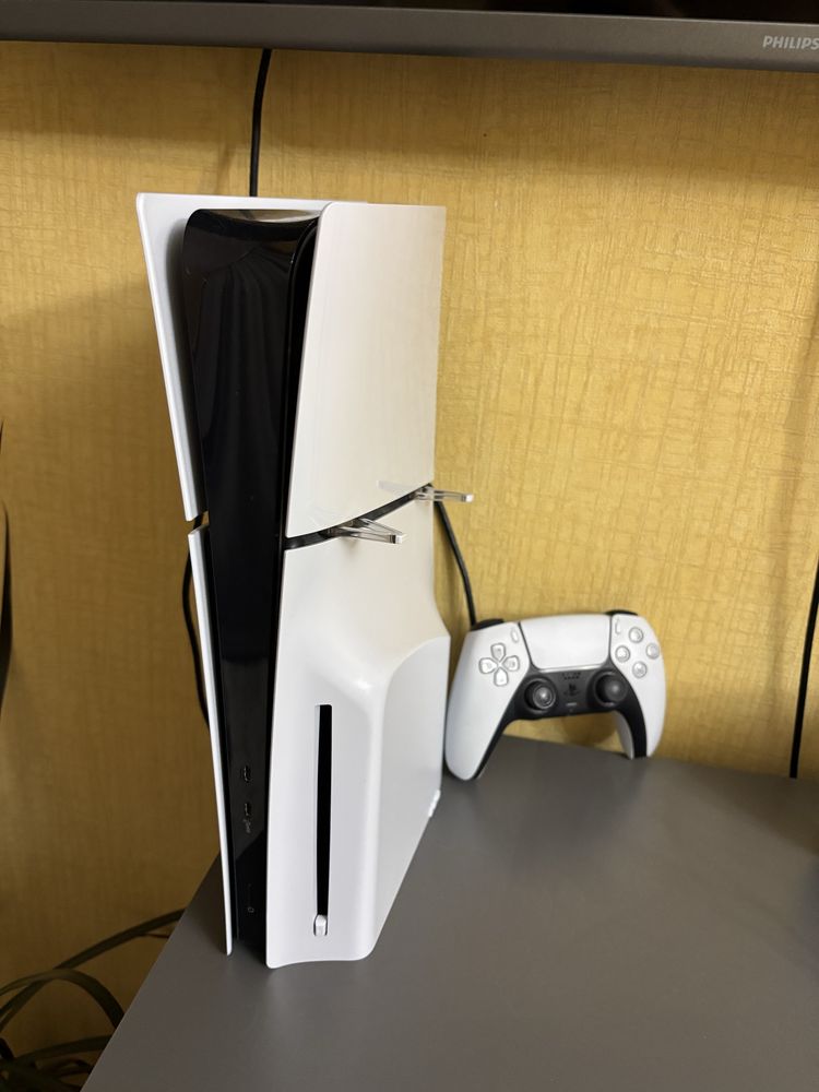 продам приставку PlayStation PS5