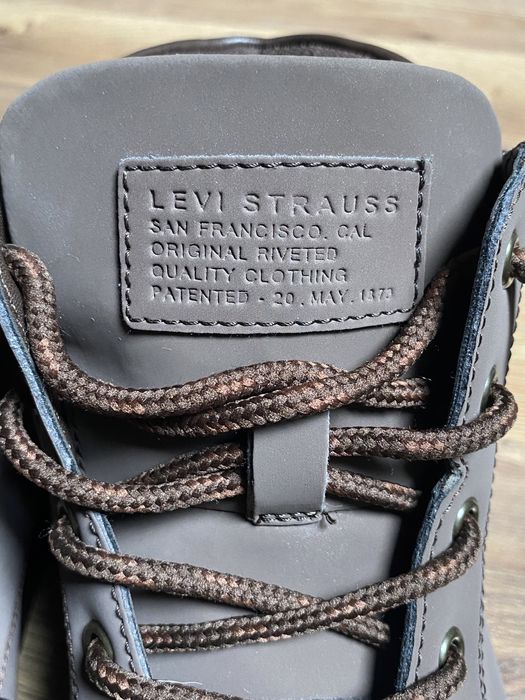 Buty zimowe Levis za kostke kolor brązowy