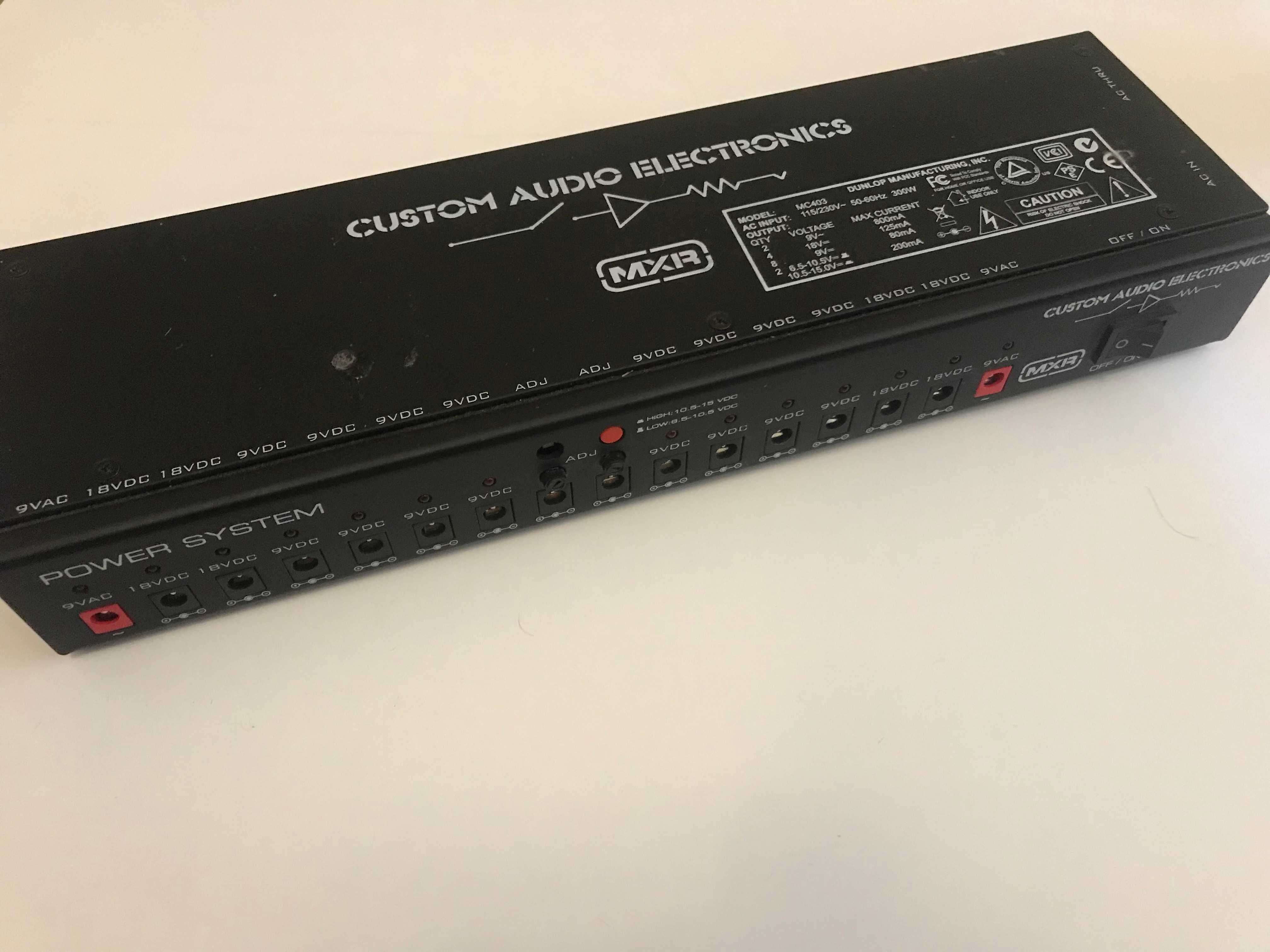 MXR Custom Audio Electronics MC403 Power System