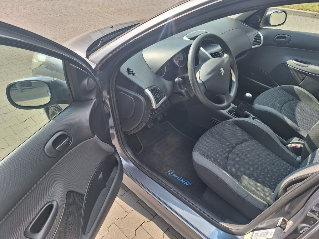 Peugeot 206+ *2010*Klima
