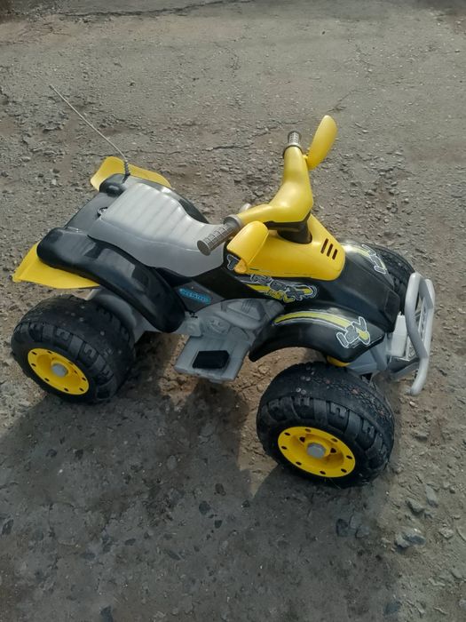 Квадроцикл дитячий peg perego