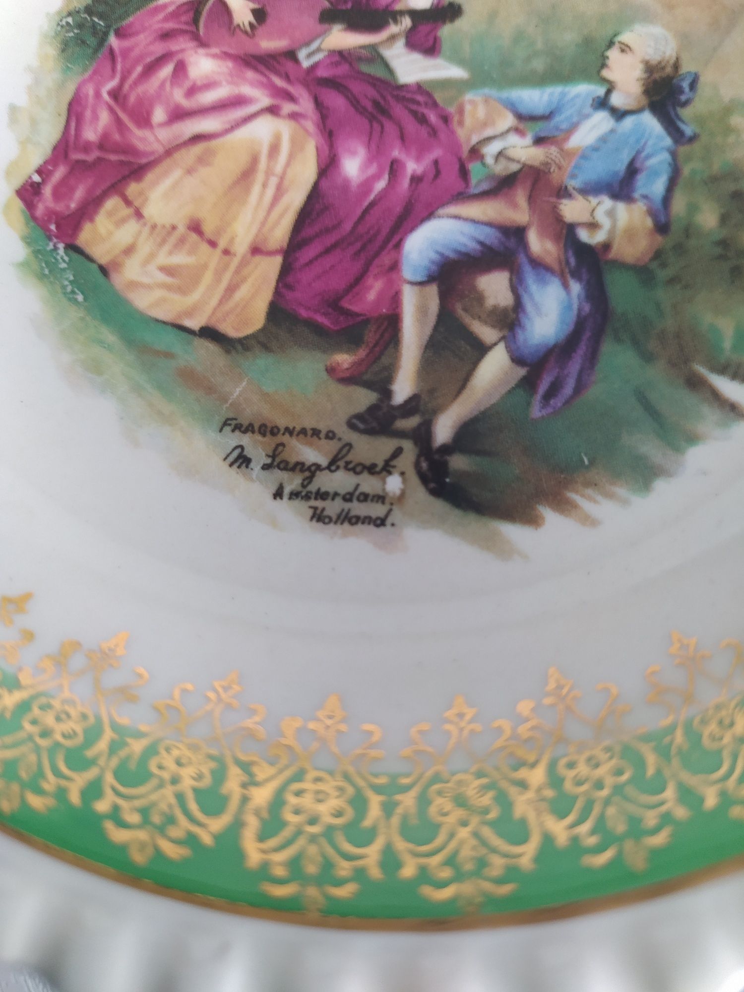 Miseczka sygnowana ze scenką rodzajową