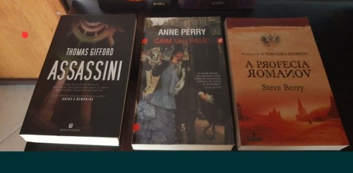 Thomas Gifford Anne Perry Karin  Steve Barry profecia