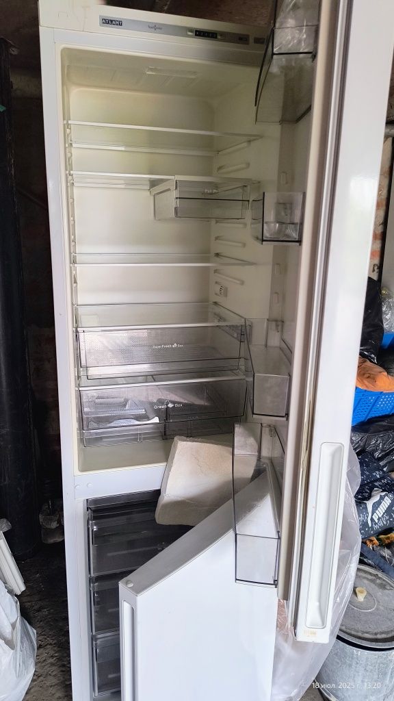 Продам холодильник