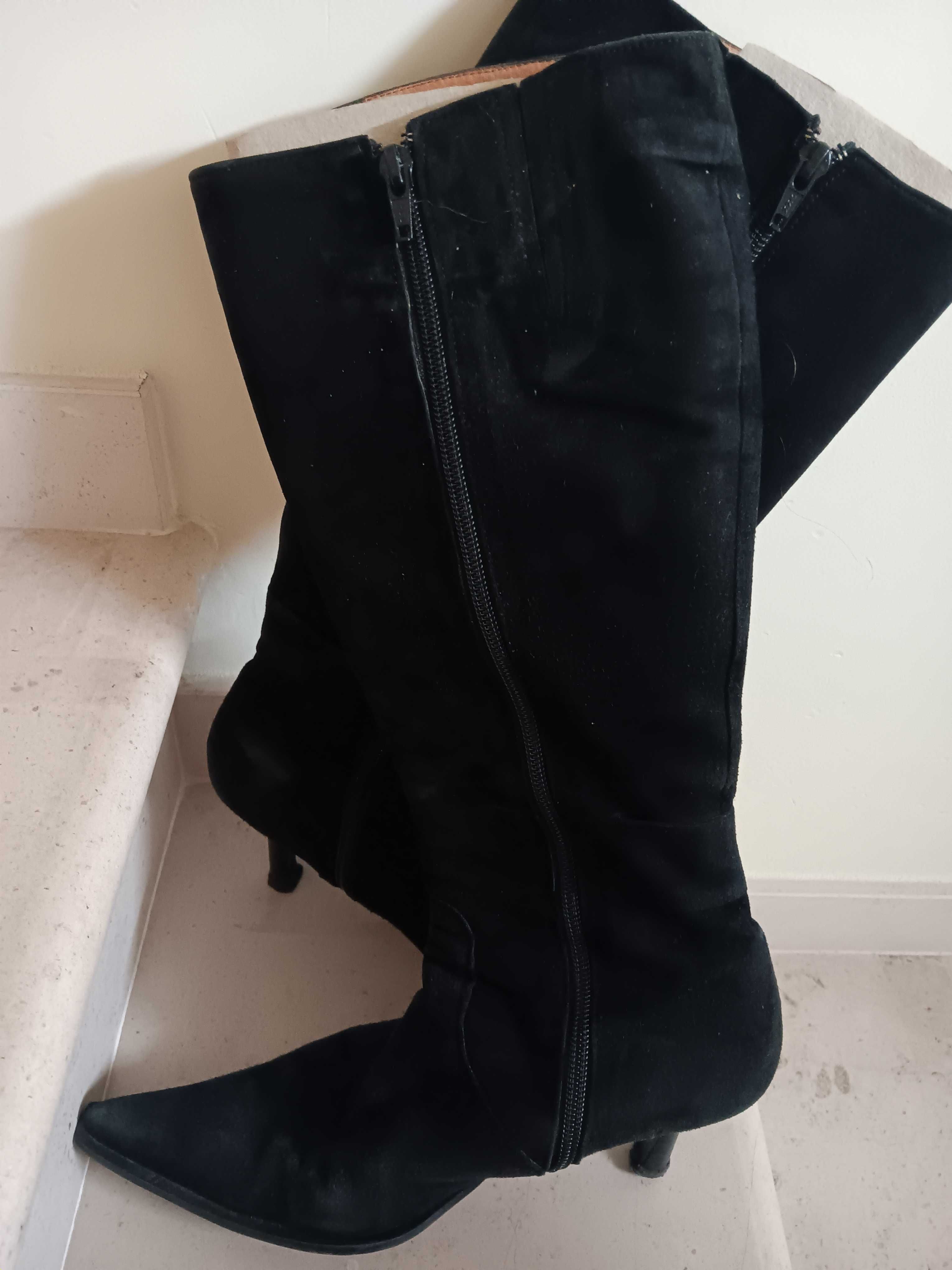 Botas pretas senhora salto fininho