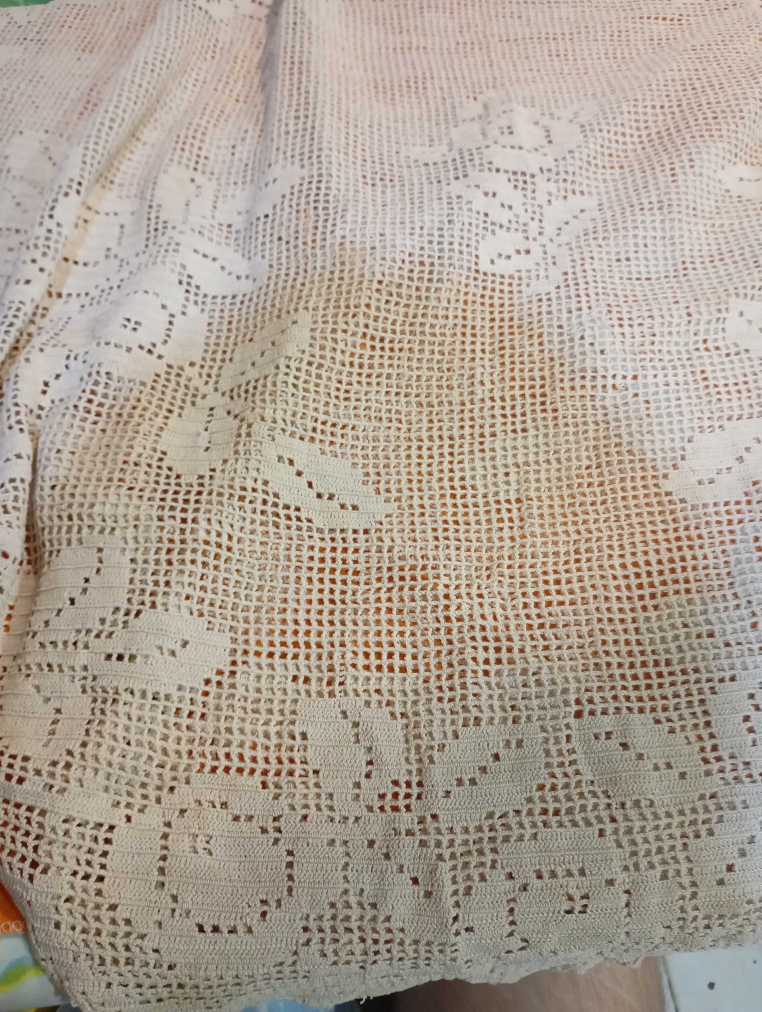 Toalha de mesa /renda 1.30 diâmetro