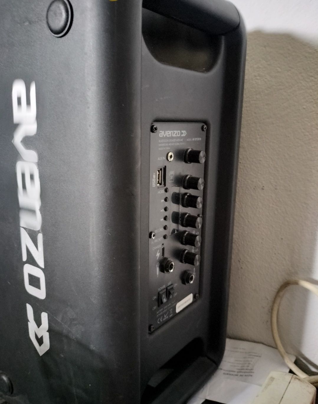 Troco coluna avenzo  bluetooth por telemovel