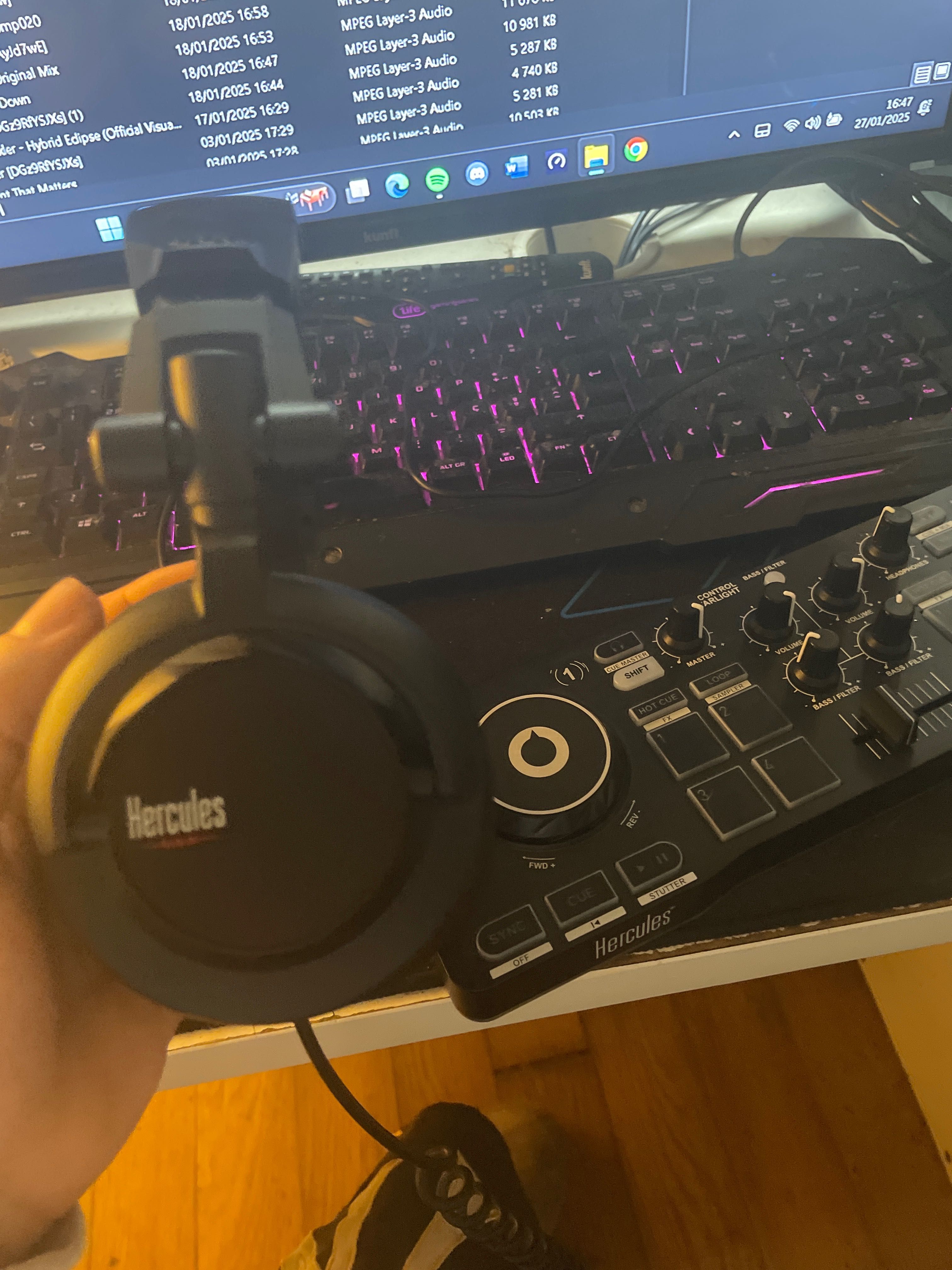 Mesa Dj Hércules Starlight + Fones Hércules em perfeitas condições