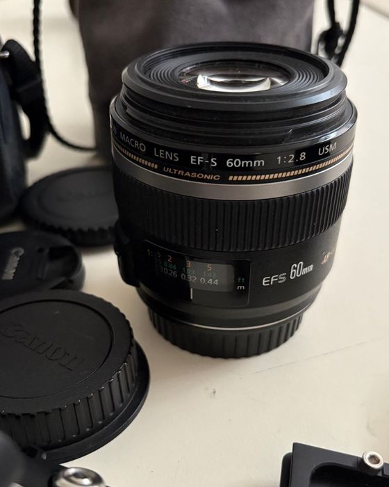 Zestaw fotograficzny Canon – aparat, dwa obiektywy, statyw i akcesoria