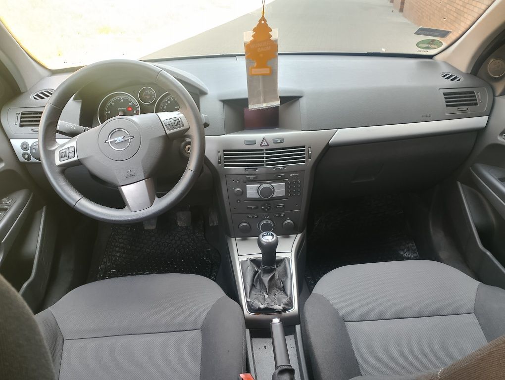 Ładna Opel Astra H 1.9D 2006r Skrzynia 6