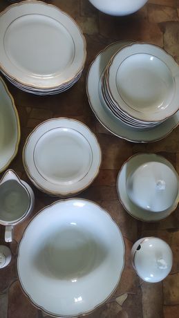 Столовый набор посуды