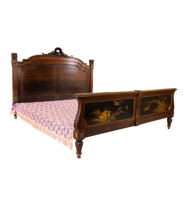 Cama Pau Santo Napoleão III, Painéis Florais Lacre, Século XIX