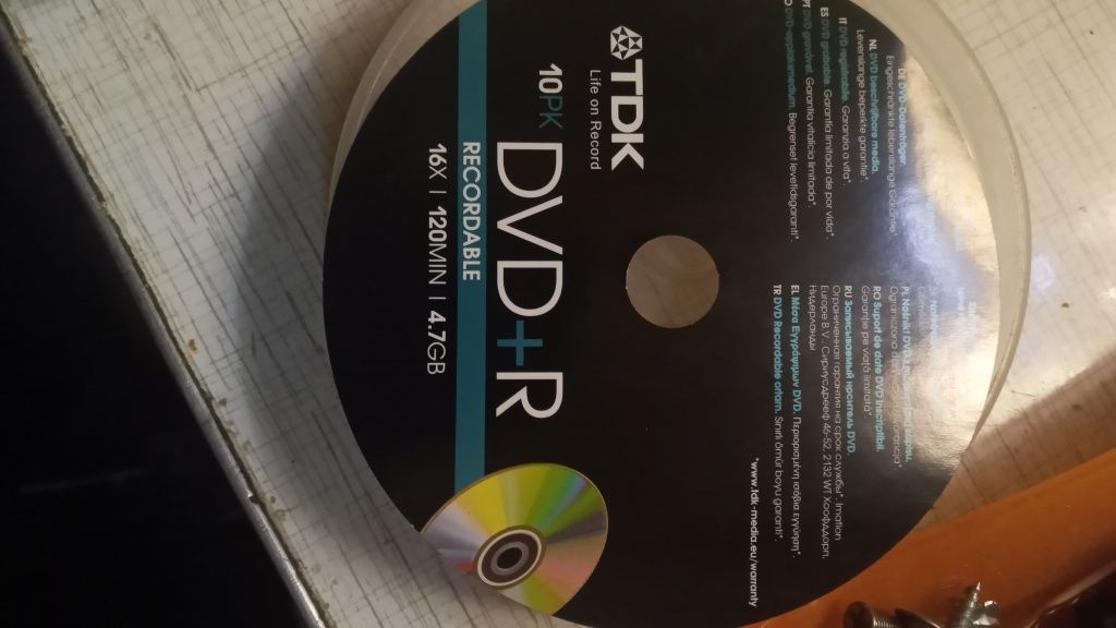 Продам  двд  р  диски  новые
