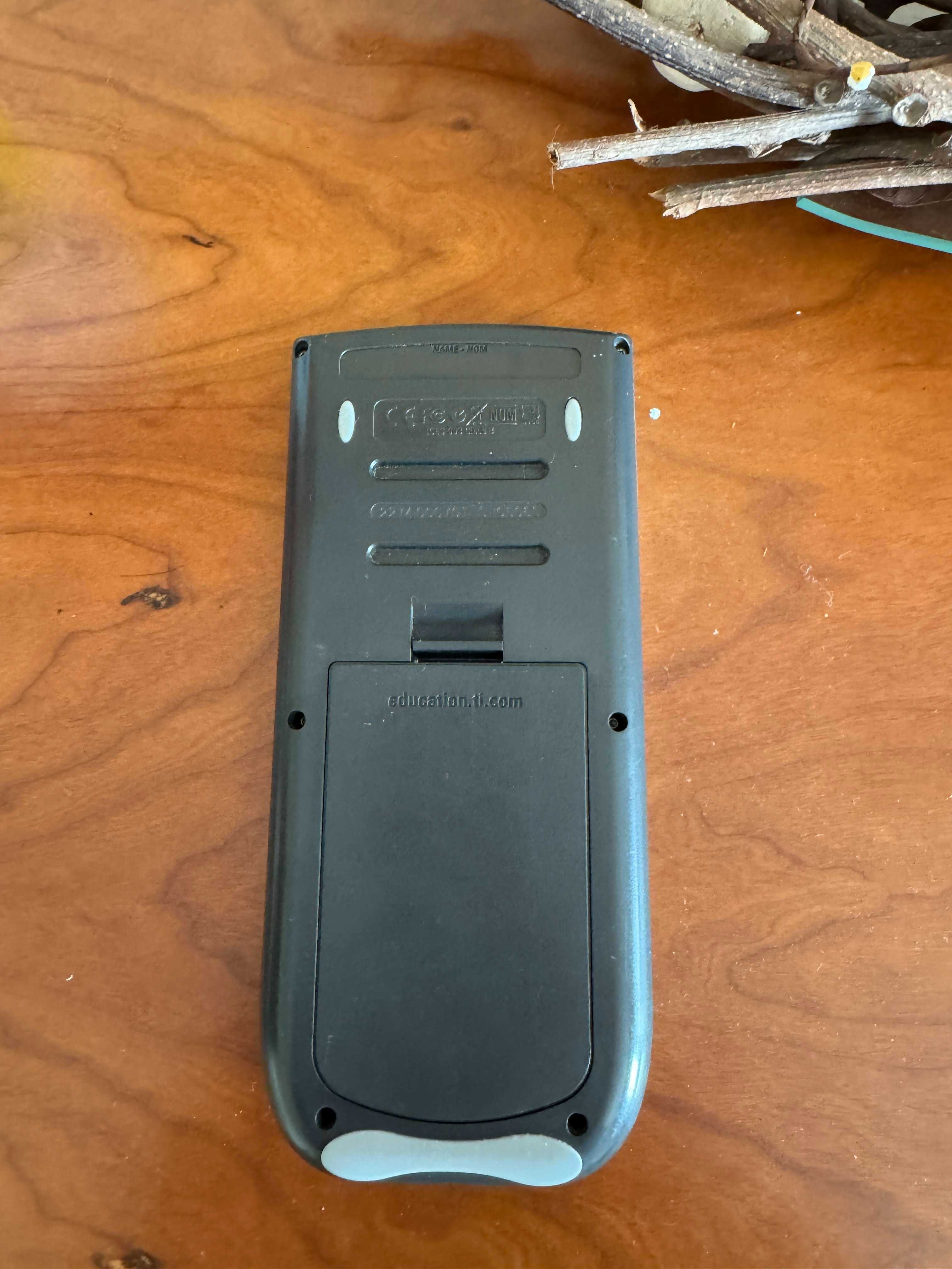 TI 84 Plus Silver Edition (como nova)