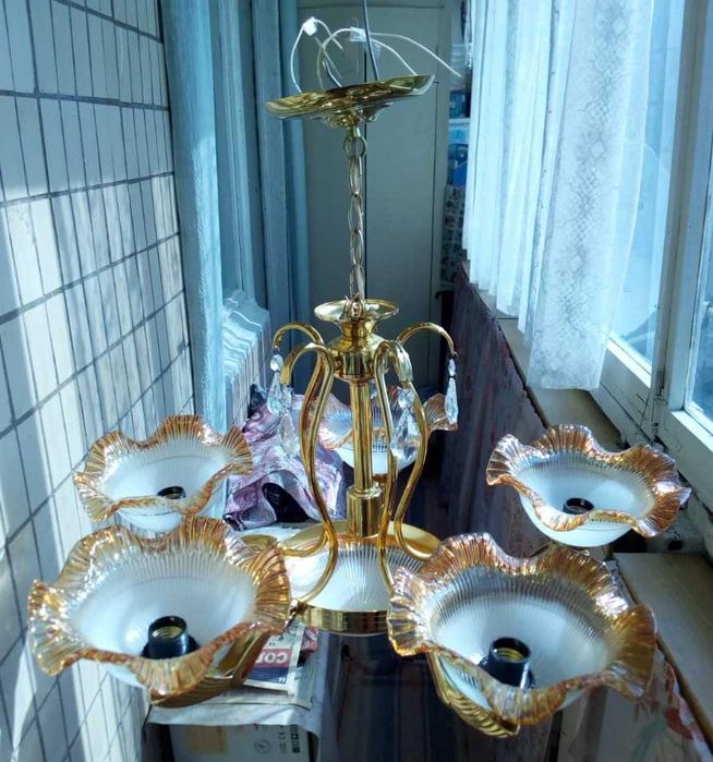 Люстра, цветное стекло, 6-ти ламповая, с подвесками