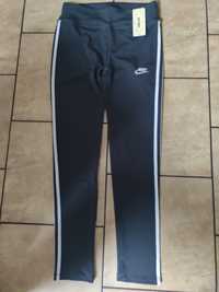 Legginsy Nike wypadają od S do XL