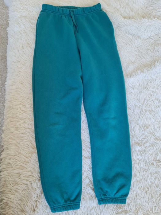 Dres dla dziewczynki na 152 cm.