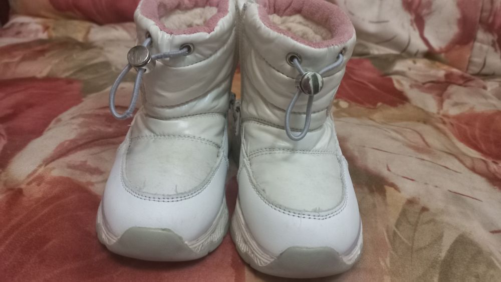 Сапожки, ботинки,дутики,сніготопи  для дівчинки