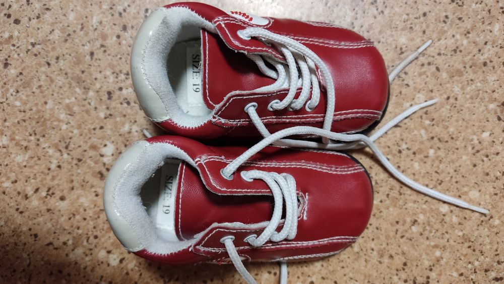 Дитяче перше взуття,на 9-12 місяців.На 9-11 см