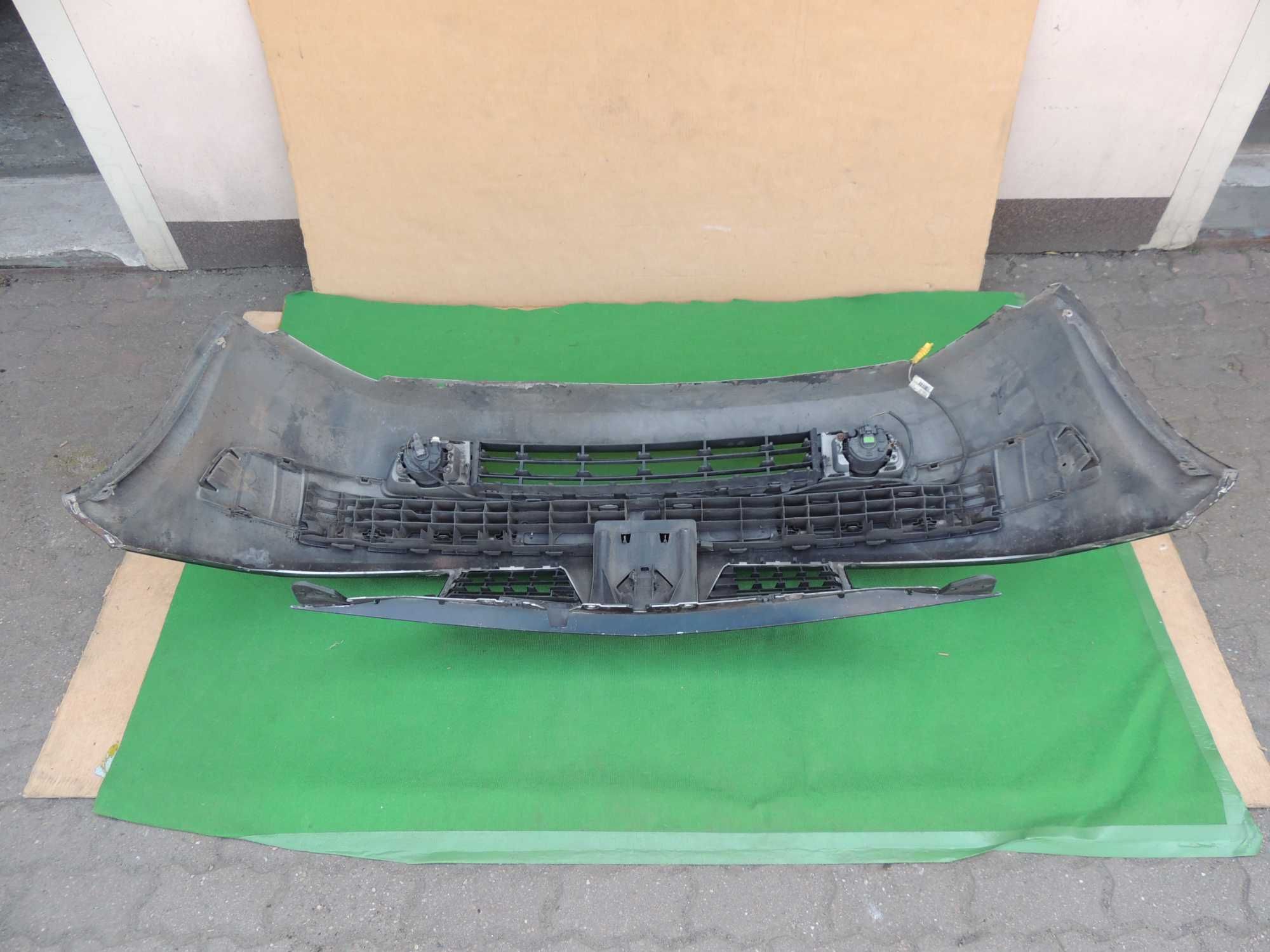 Zderzak przód przedni Renault Megane 2 II 03,04,05,06 NV676 CZARNY