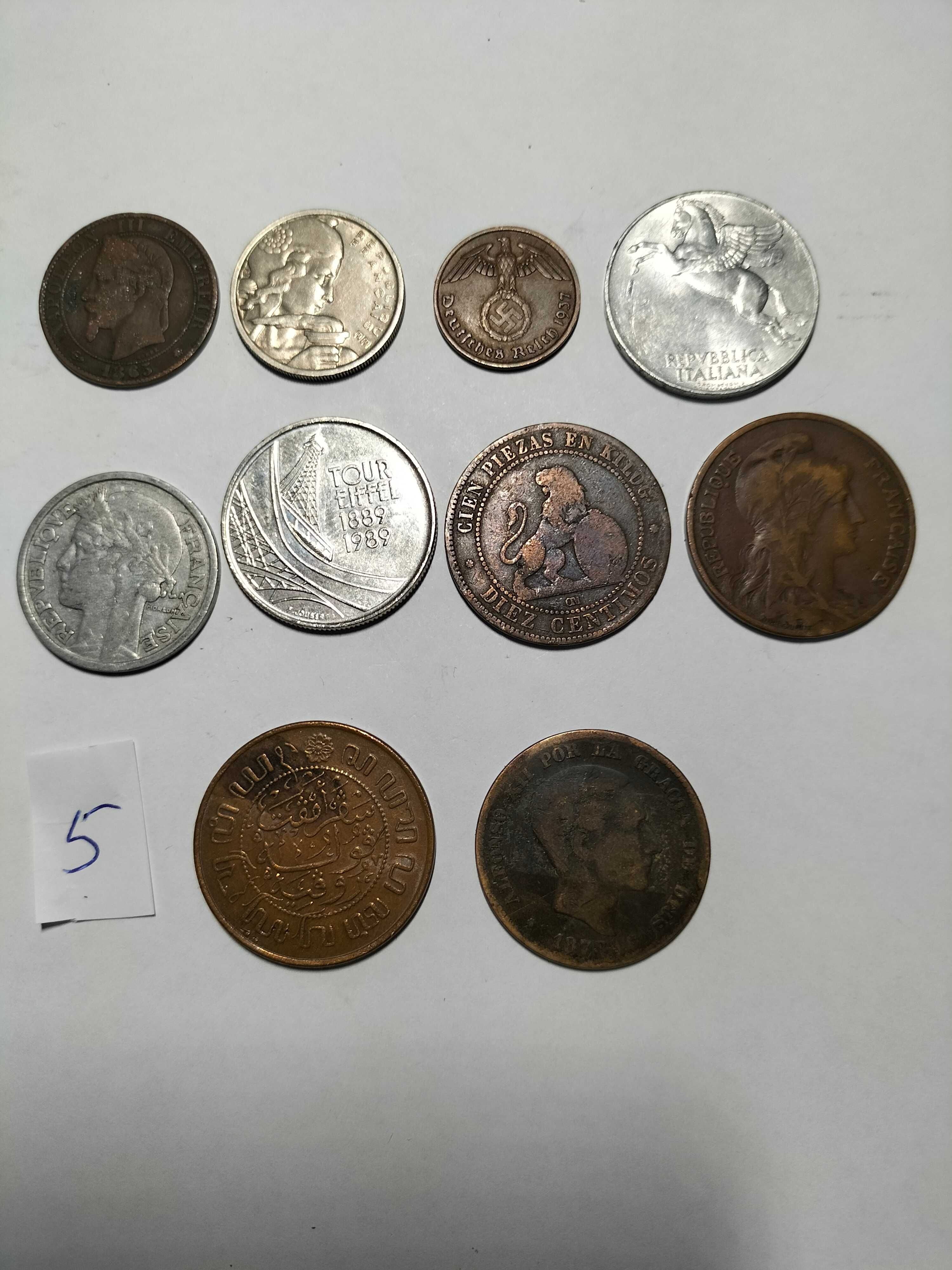 Moedas estrangeiras para coleção.