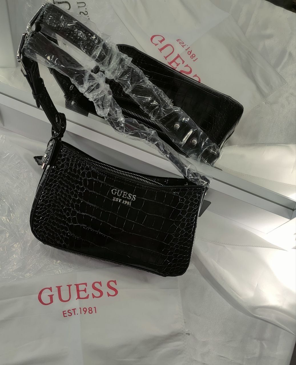Сумка Guess  багет. Сумка гуес в стилі crocodile