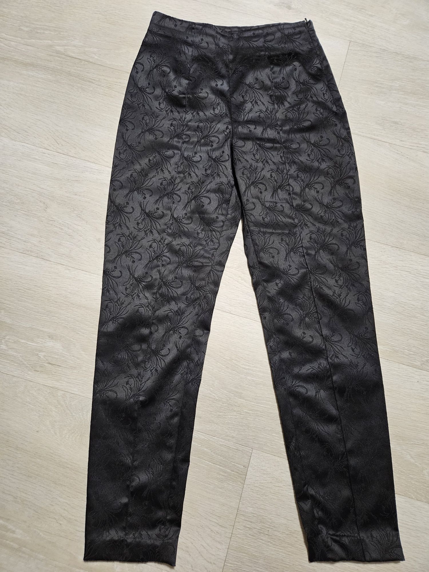 Czarne eleganckie spodnie