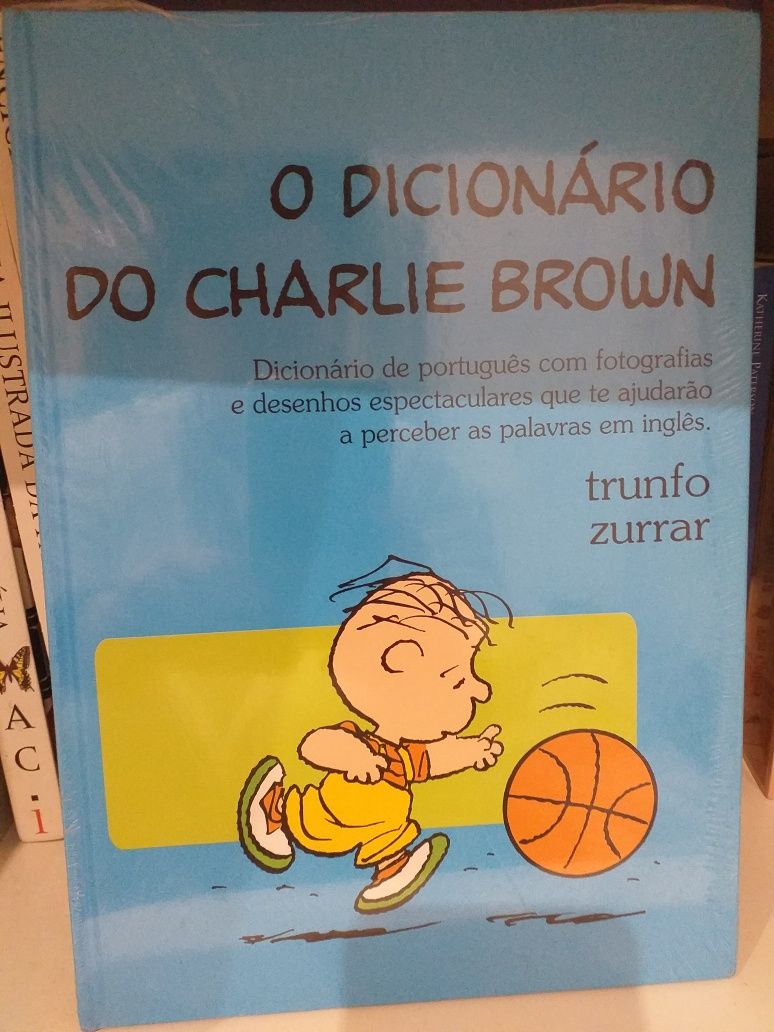 16 livros - O Dicionário do Charlie Brown - Português- Inglês