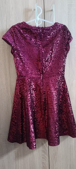 Плаття бордове в паєтках