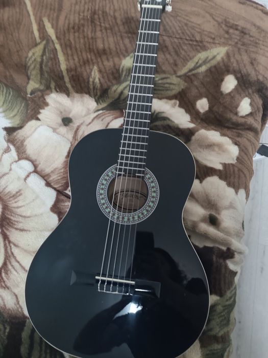 Продам гітару  в новому стані