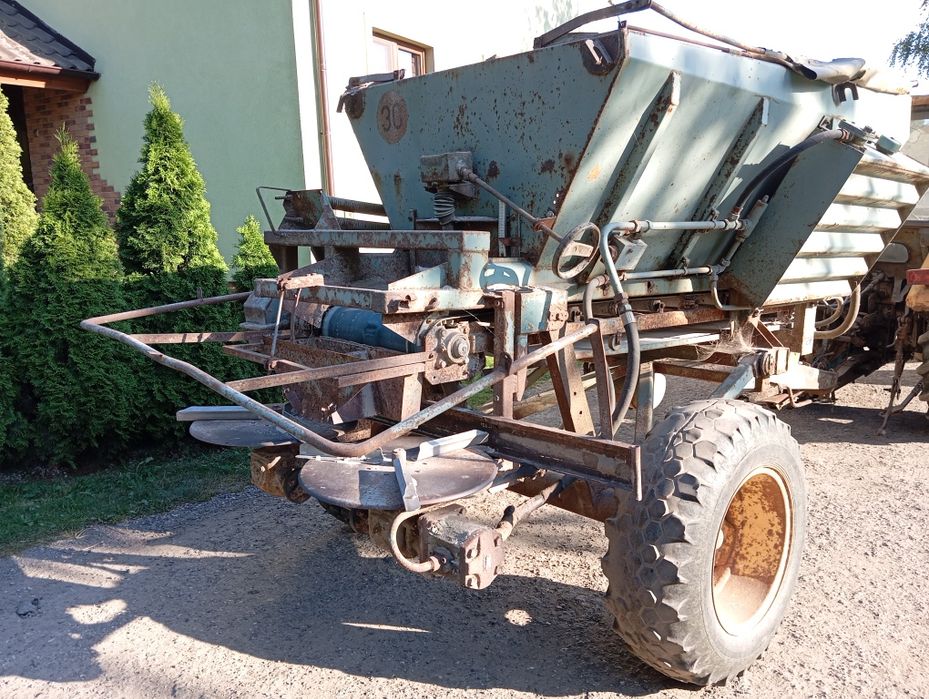 Rozsiewacz wapna fortschritt d035 rcw piast wapniarka